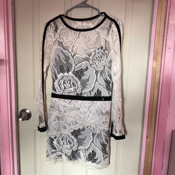 Dress - Picture 1 of 4